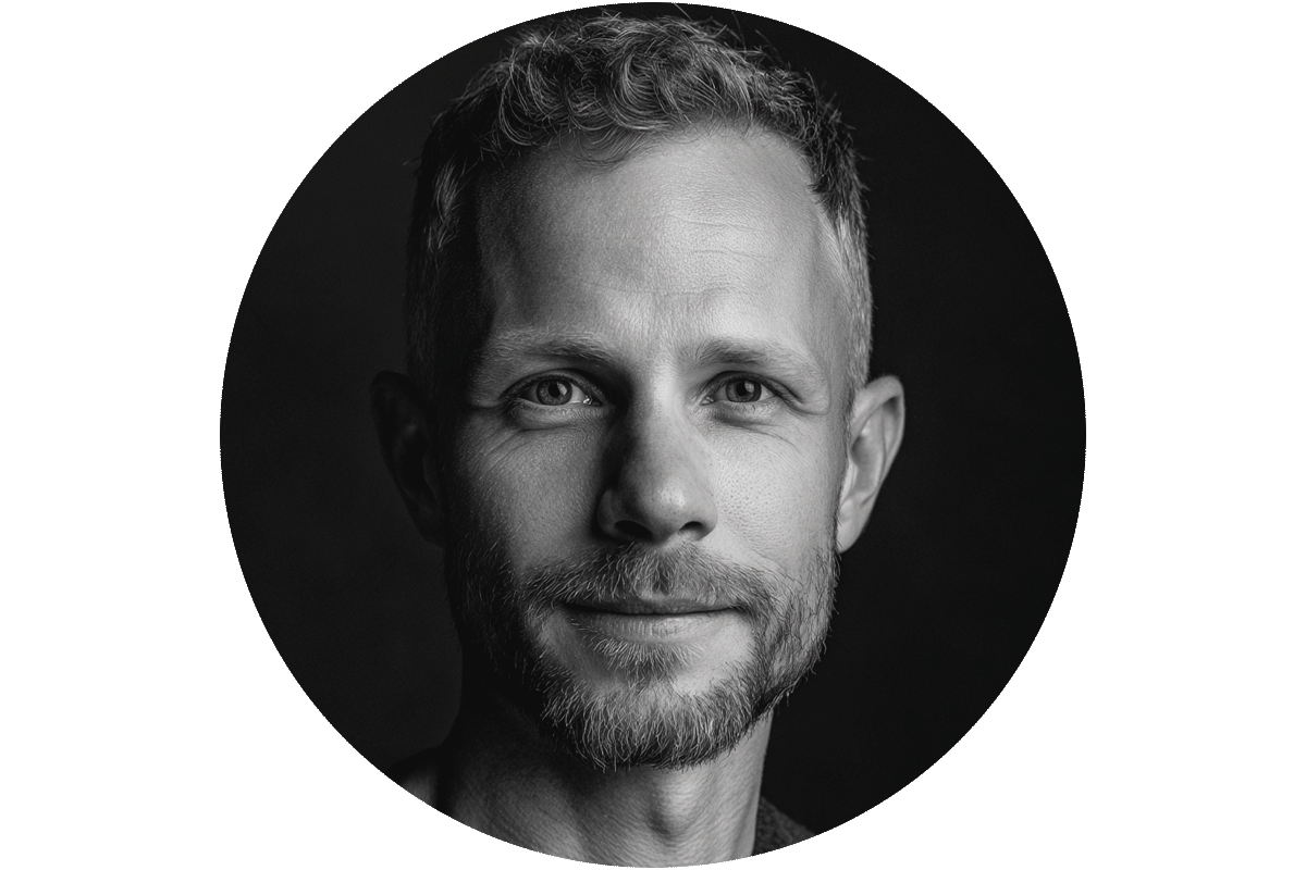 Schwarzweiß-Porträt eines Mannes als Kunden-Testimonial auf der Website von Von Vits.