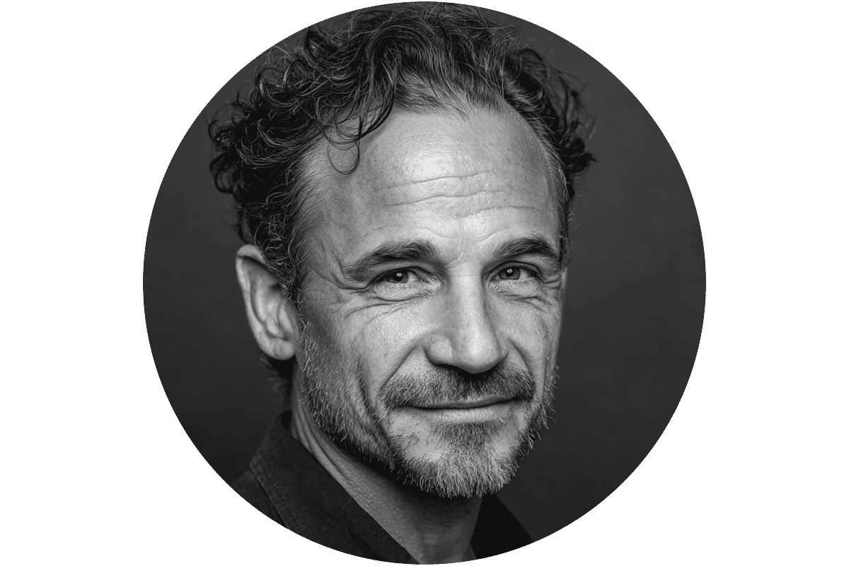 Schwarzweiß-Porträt eines Mannes als Testimonial-Foto für Von Vits Designleistungen.